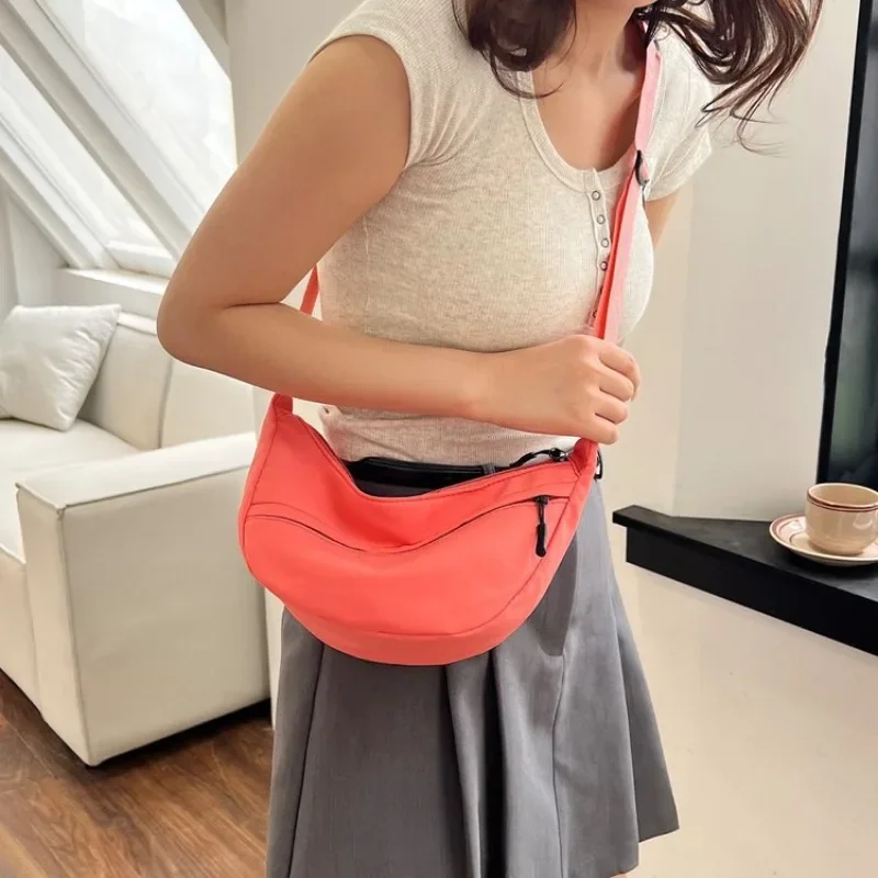 Casual плътен цвят жените Hobos рамо чанти мода найлон дами Crossbody чанти прости женски подмишници чанта чанта чанта чанти Изображение 1